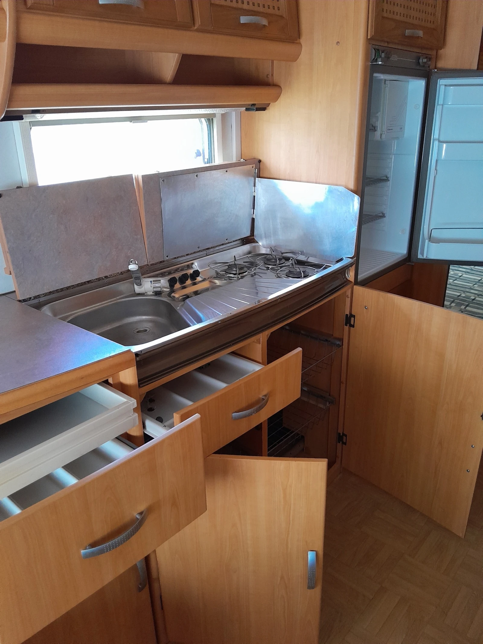  LMC  560 Dominant | Mobile.bg   16