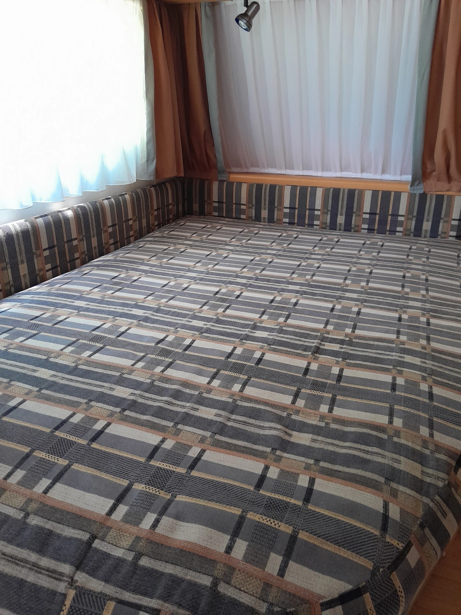  LMC  560 Dominant | Mobile.bg   12