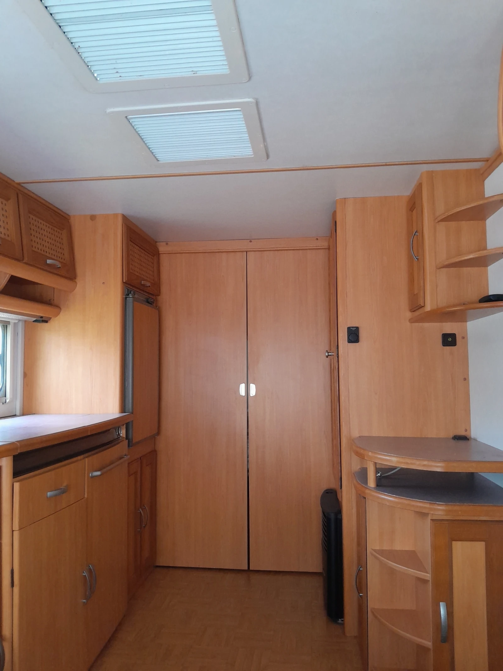  LMC  560 Dominant | Mobile.bg   13