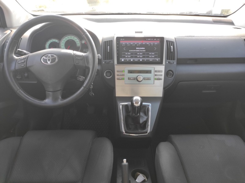 Toyota Corolla verso, снимка 7 - Автомобили и джипове - 46401313