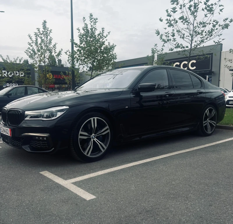 BMW 750 М-Пакет, снимка 2 - Автомобили и джипове - 47303528