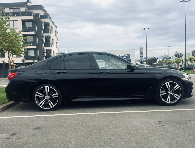 BMW 750 М-Пакет, снимка 7 - Автомобили и джипове - 47303528