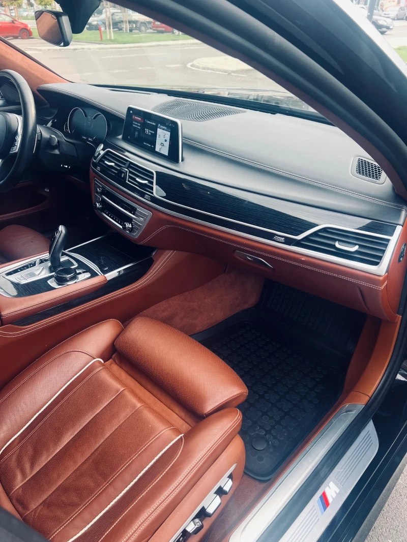 BMW 750 М-Пакет, снимка 14 - Автомобили и джипове - 47303528