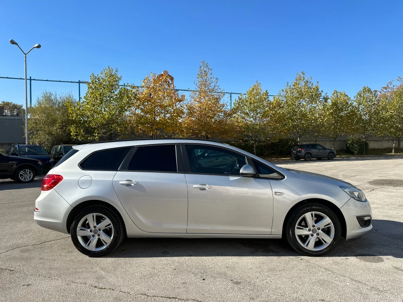 Opel Astra 1.7CDTI 110к.с. Facelift, снимка 5 - Автомобили и джипове - 47878090