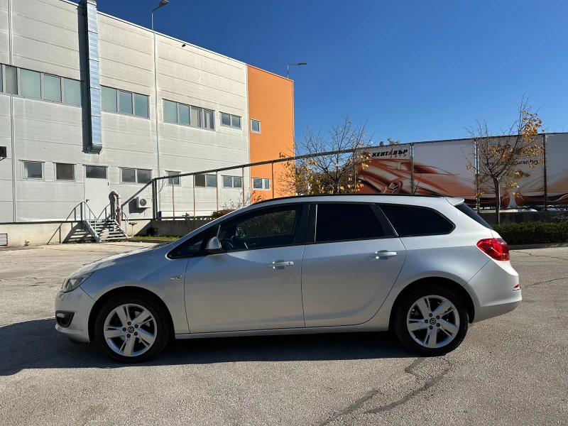 Opel Astra 1.7CDTI 110к.с. Facelift, снимка 2 - Автомобили и джипове - 47878090