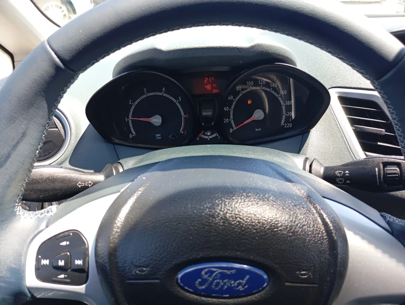 Ford Fiesta 1.4  газ- бензин , снимка 11 - Автомобили и джипове - 48486818