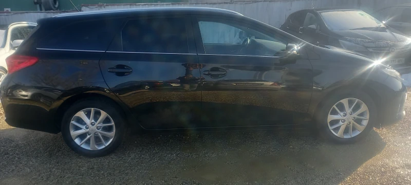 Toyota Auris 1.6 i 132.навигация камера , снимка 5 - Автомобили и джипове - 48516444