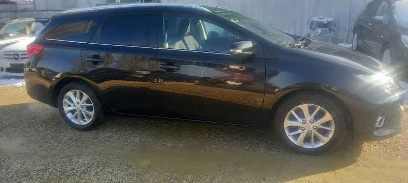 Toyota Auris 1.6 i 132.навигация камера , снимка 6 - Автомобили и джипове - 48516444