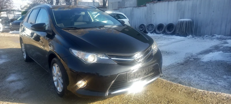 Toyota Auris 1.6 i 132.навигация камера , снимка 2 - Автомобили и джипове - 48516444