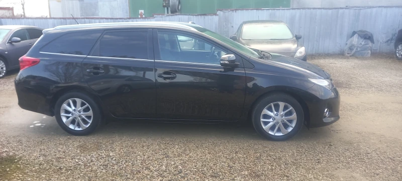 Toyota Auris 1.6 i 132.навигация камера , снимка 2 - Автомобили и джипове - 48516444