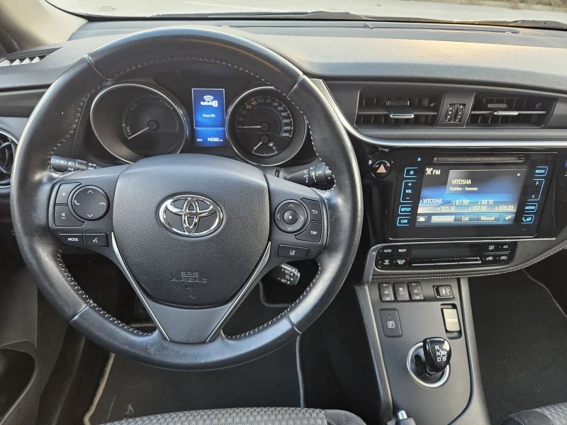 Toyota Auris 1.8i HYBRID swiss edition , снимка 11 - Автомобили и джипове - 48999317