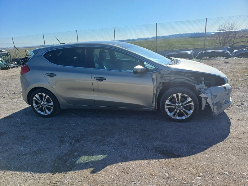 Kia Ceed 1.6crdi-128кс.на части, снимка 3 - Автомобили и джипове - 49406053