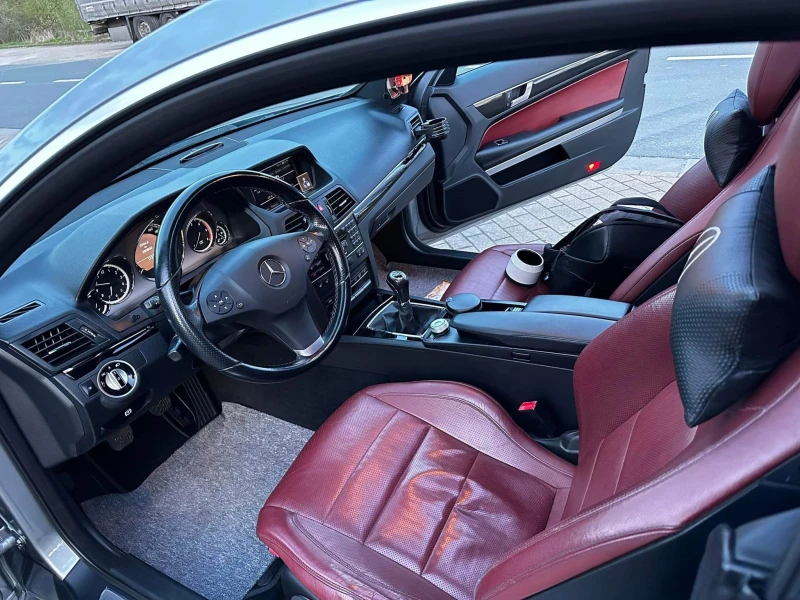 Mercedes-Benz E 220, снимка 6 - Автомобили и джипове - 51896033