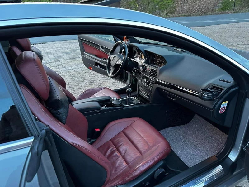 Mercedes-Benz E 220, снимка 7 - Автомобили и джипове - 51896033