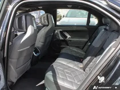 BMW 760 i* xDrive* M-SPORT* BOWERS&WILKINS* ПОДГР* ОБДУХ* , снимка 16 - Автомобили и джипове - 55680611