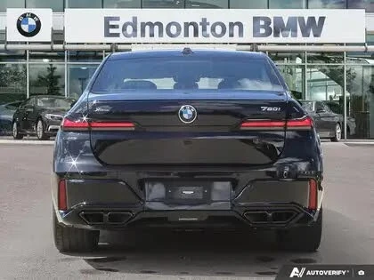BMW 760 i* xDrive* M-SPORT* BOWERS&WILKINS* ПОДГР* ОБДУХ* , снимка 5 - Автомобили и джипове - 55680611