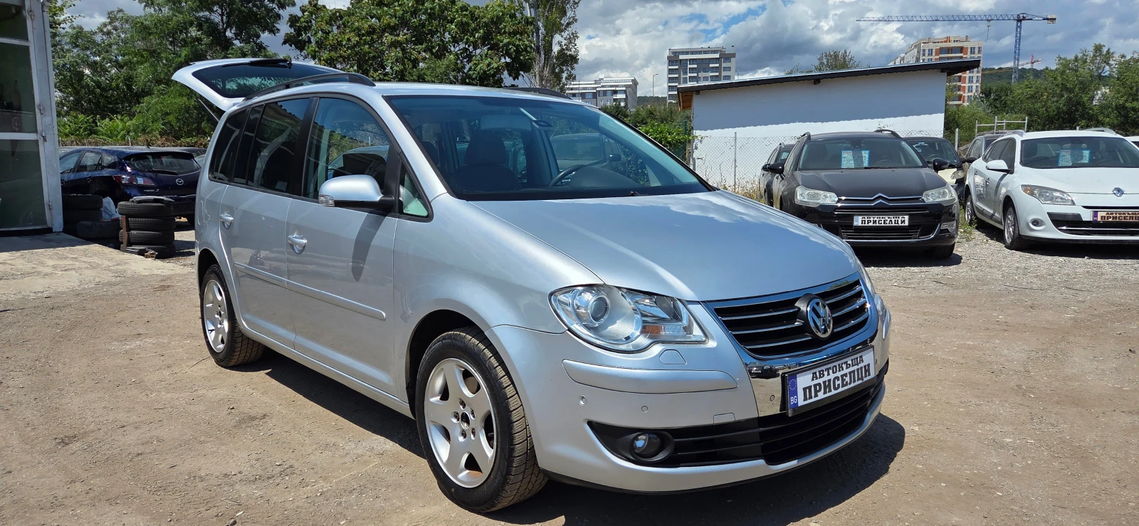 VW Touran 1.9TDI 105к.с АВТОМАТ - изображение 3