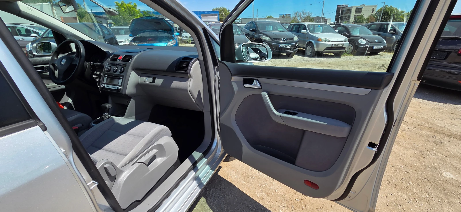 VW Touran 1.9TDI 105к.с АВТОМАТ - изображение 7