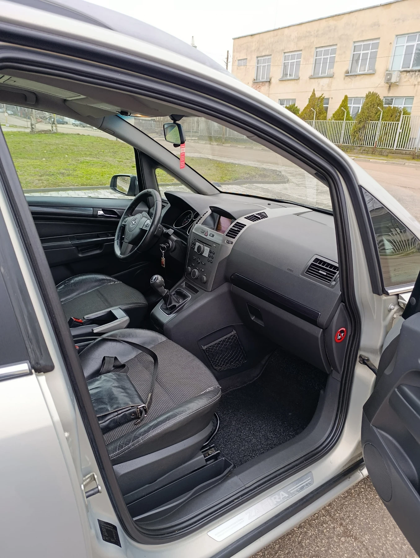 Opel Zafira B - изображение 7