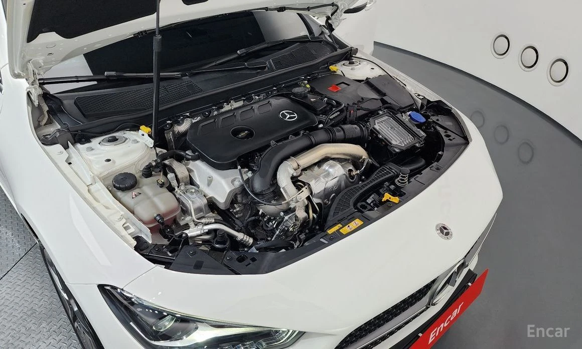 Mercedes-Benz CLA 250, снимка 6 - Автомобили и джипове - 53881130