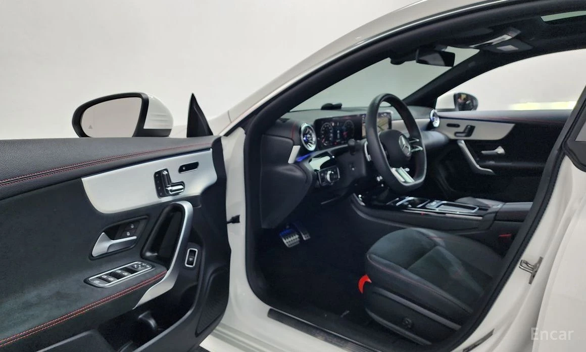 Mercedes-Benz CLA 250, снимка 10 - Автомобили и джипове - 53881130