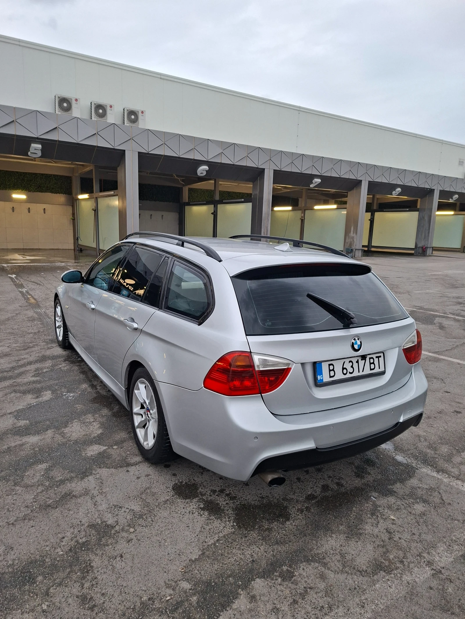 BMW 320 Комби, снимка 7 - Автомобили и джипове - 53928495