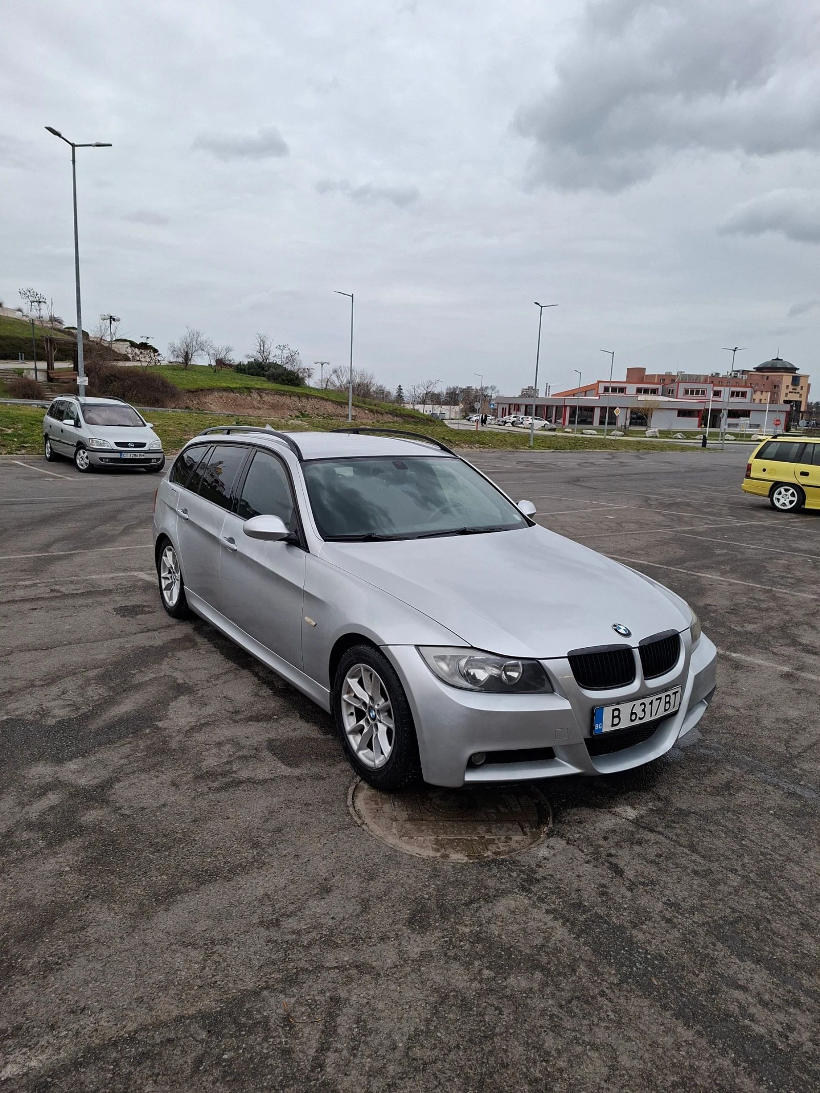 BMW 320 Комби, снимка 3 - Автомобили и джипове - 53928495
