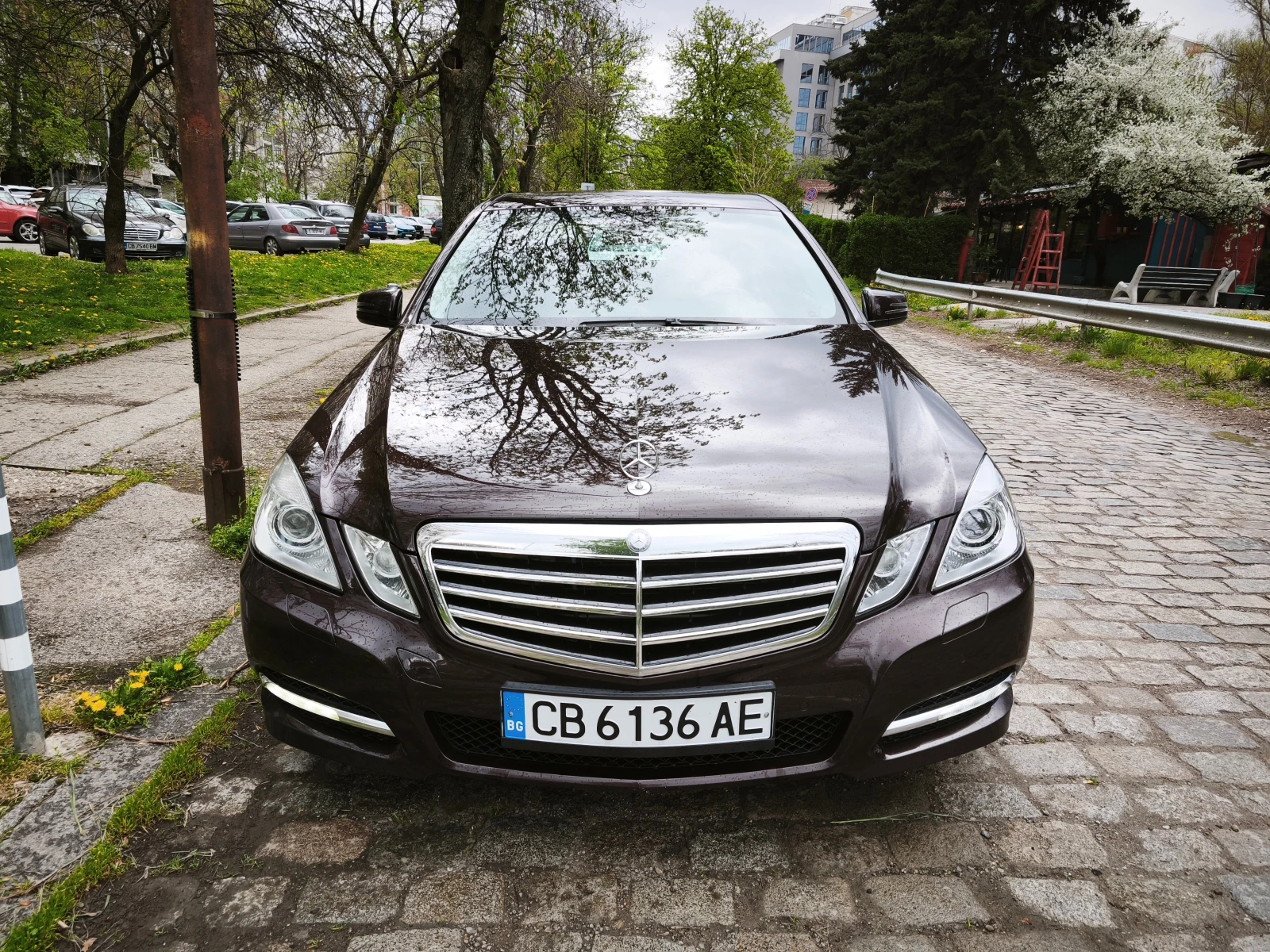 Mercedes-Benz E 350 4 MATIC, снимка 5 - Автомобили и джипове - 53985118
