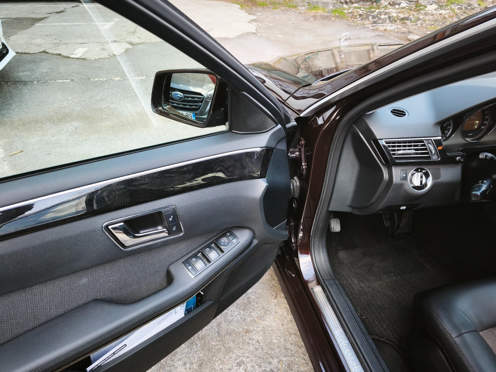 Mercedes-Benz E 350 4 MATIC, снимка 5 - Автомобили и джипове - 53985118