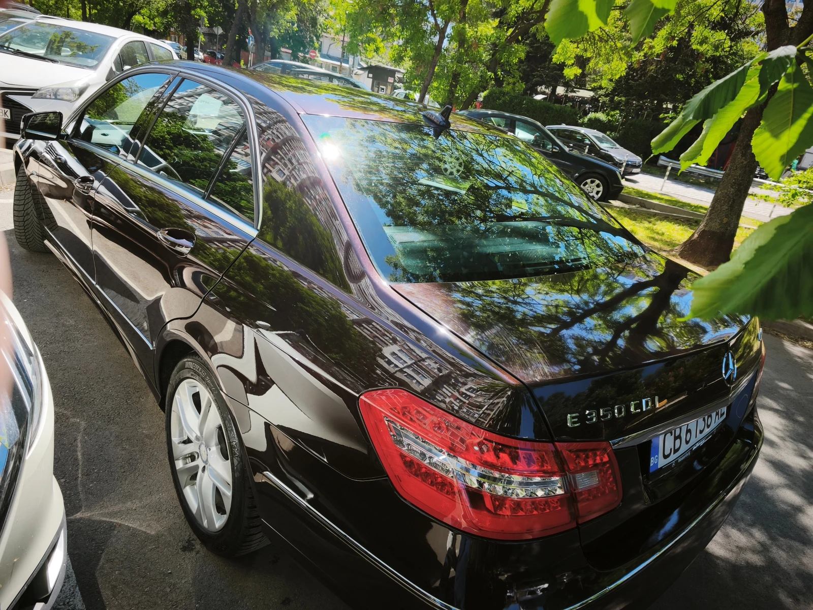Mercedes-Benz E 350 4 MATIC, снимка 3 - Автомобили и джипове - 53985118