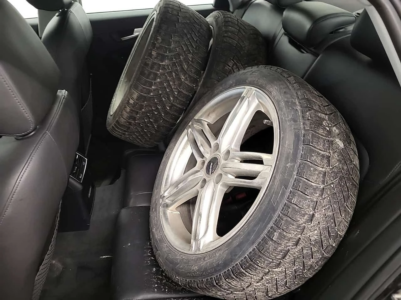 Audi A4 PROGRESSIV PLUS| S-Line| PANO| ПОДГРЕВИ| 2 КЛЮЧА, снимка 12 - Автомобили и джипове - 54278673