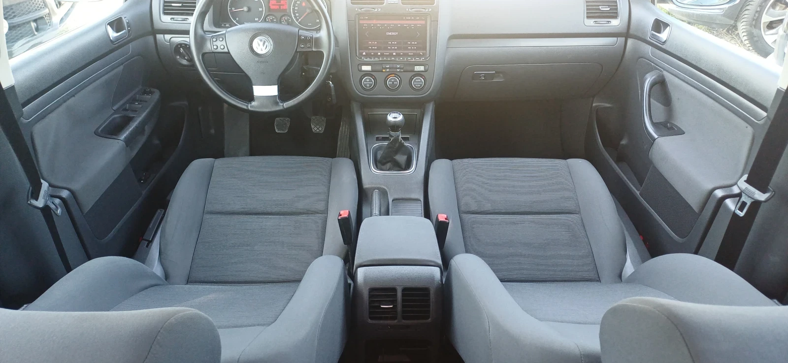 VW Golf 1.9 TDI, снимка 9 - Автомобили и джипове - 54672715