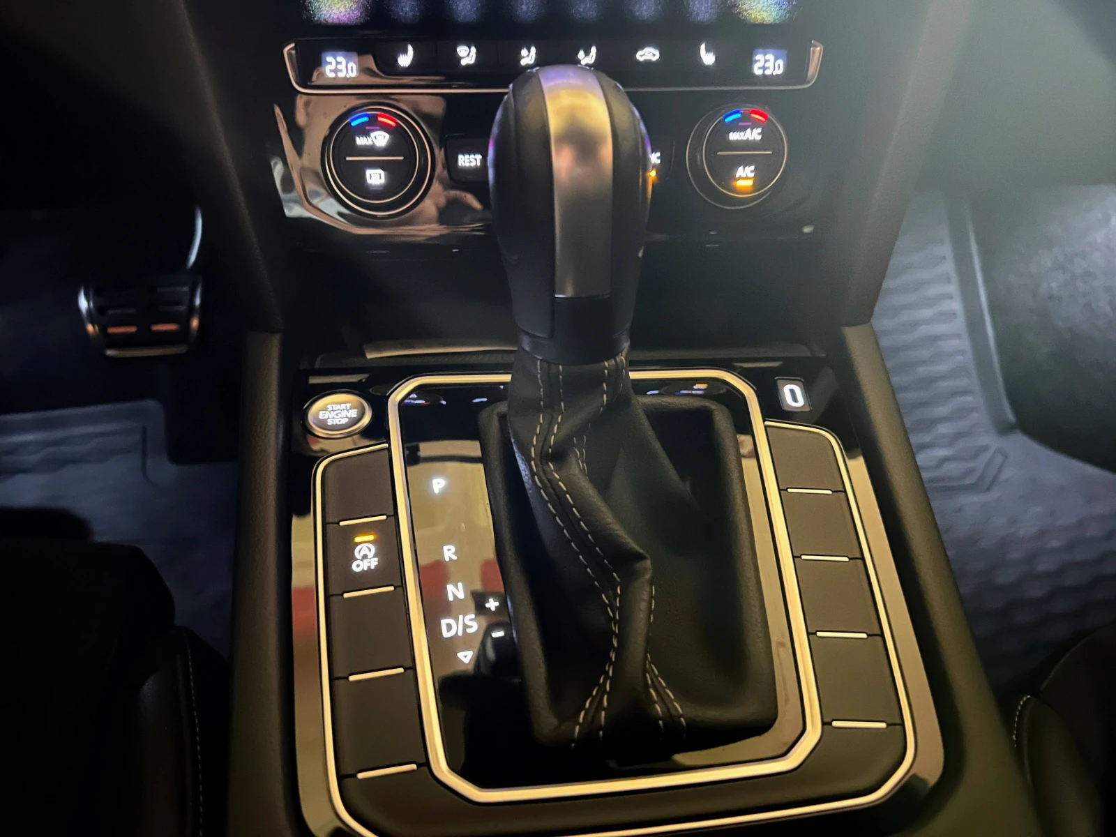 VW Arteon R-Line 2.0 TDI SCR, DSG, снимка 13 - Автомобили и джипове - 54688124