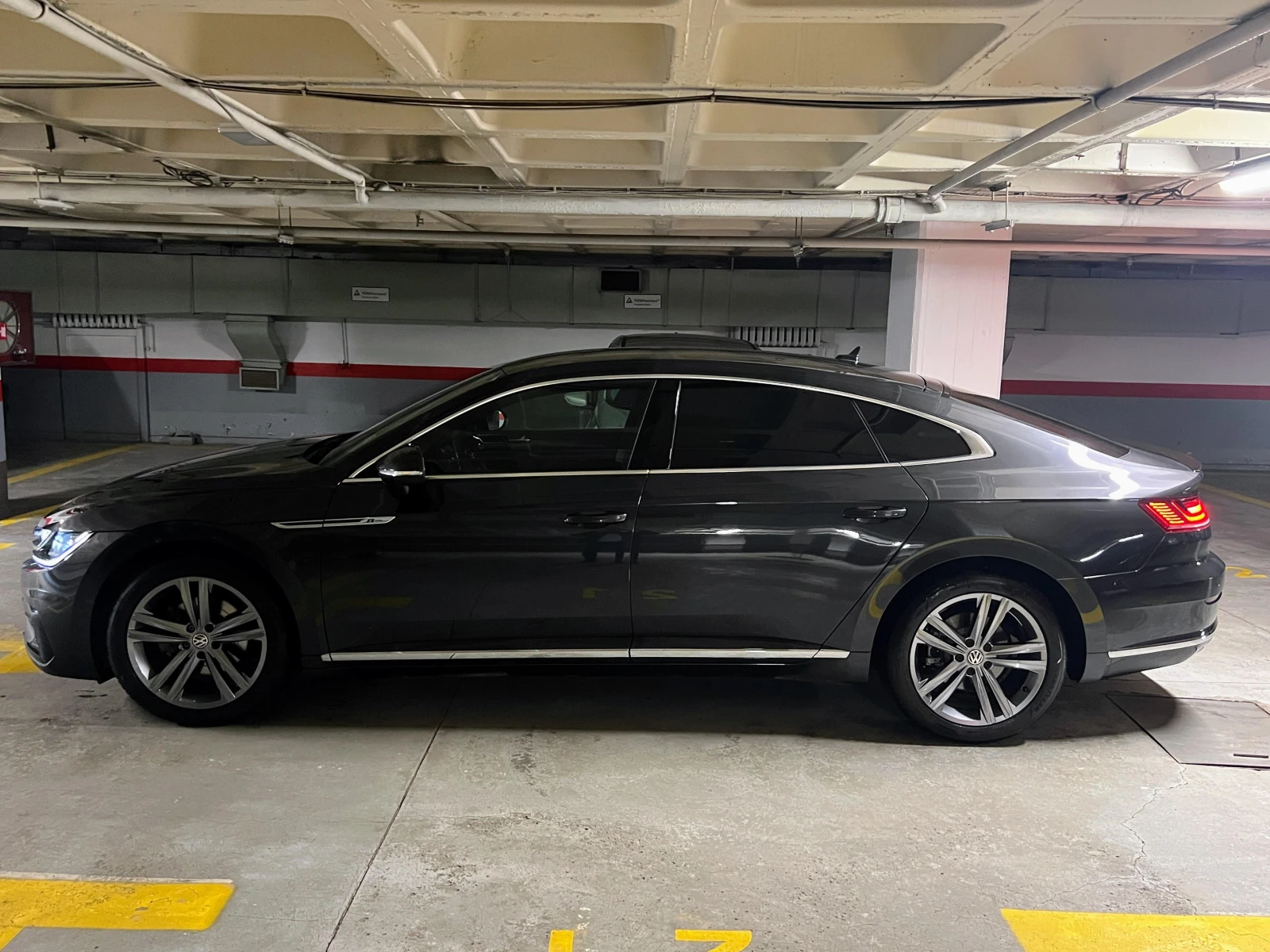 VW Arteon R-Line 2.0 TDI SCR, DSG, снимка 6 - Автомобили и джипове - 54688124