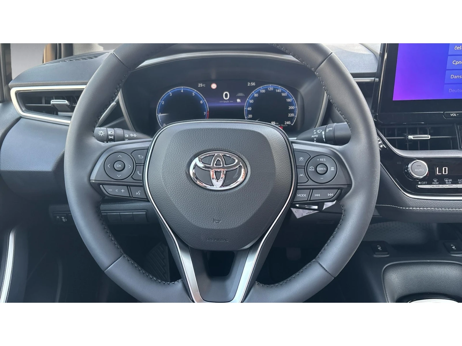 Toyota Corolla 1.5 6MT 123кс EXECUTIVE, Месечна вноска от 125  , снимка 13 - Автомобили и джипове - 54776010