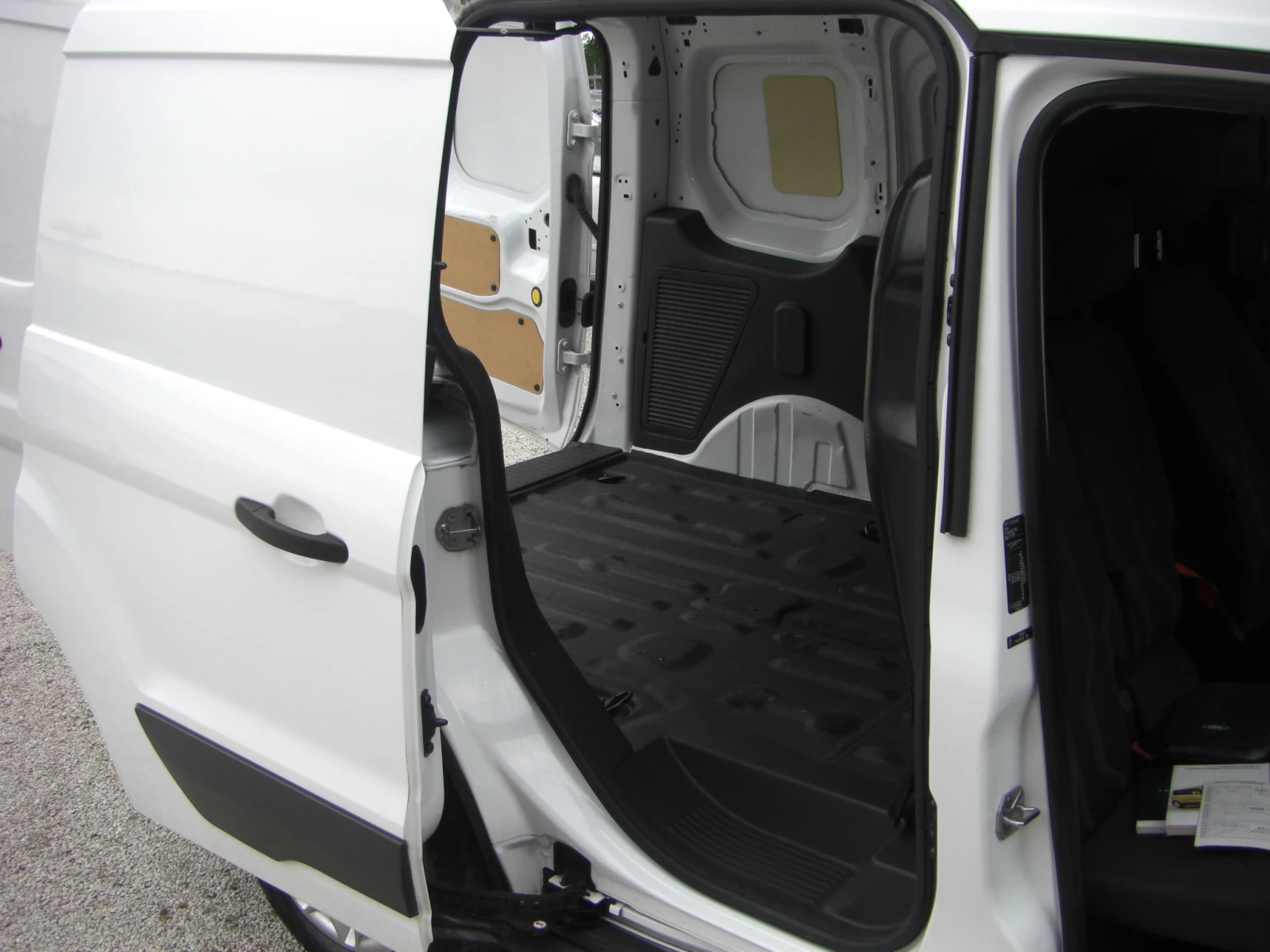 Ford Connect TRANZIT 1.5tdci 3MECTA EURO 6B, снимка 15 - Автомобили и джипове - 54961030