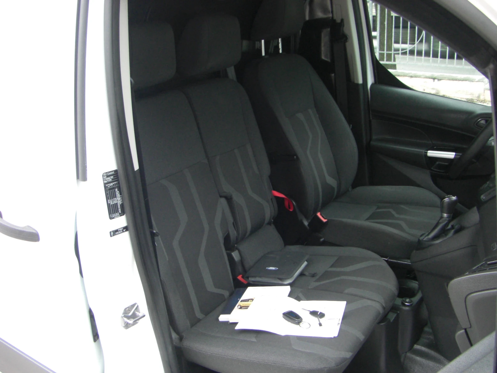 Ford Connect TRANZIT 1.5tdci 3MECTA EURO 6B, снимка 13 - Автомобили и джипове - 54961030