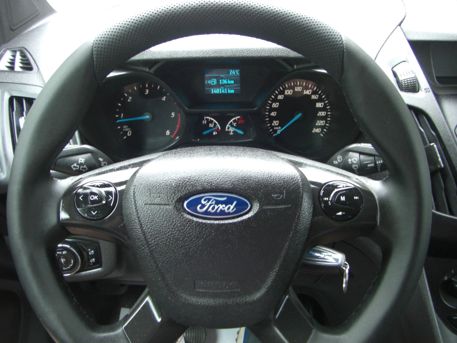 Ford Connect TRANZIT 1.5tdci 3MECTA EURO 6B, снимка 10 - Автомобили и джипове - 54961030