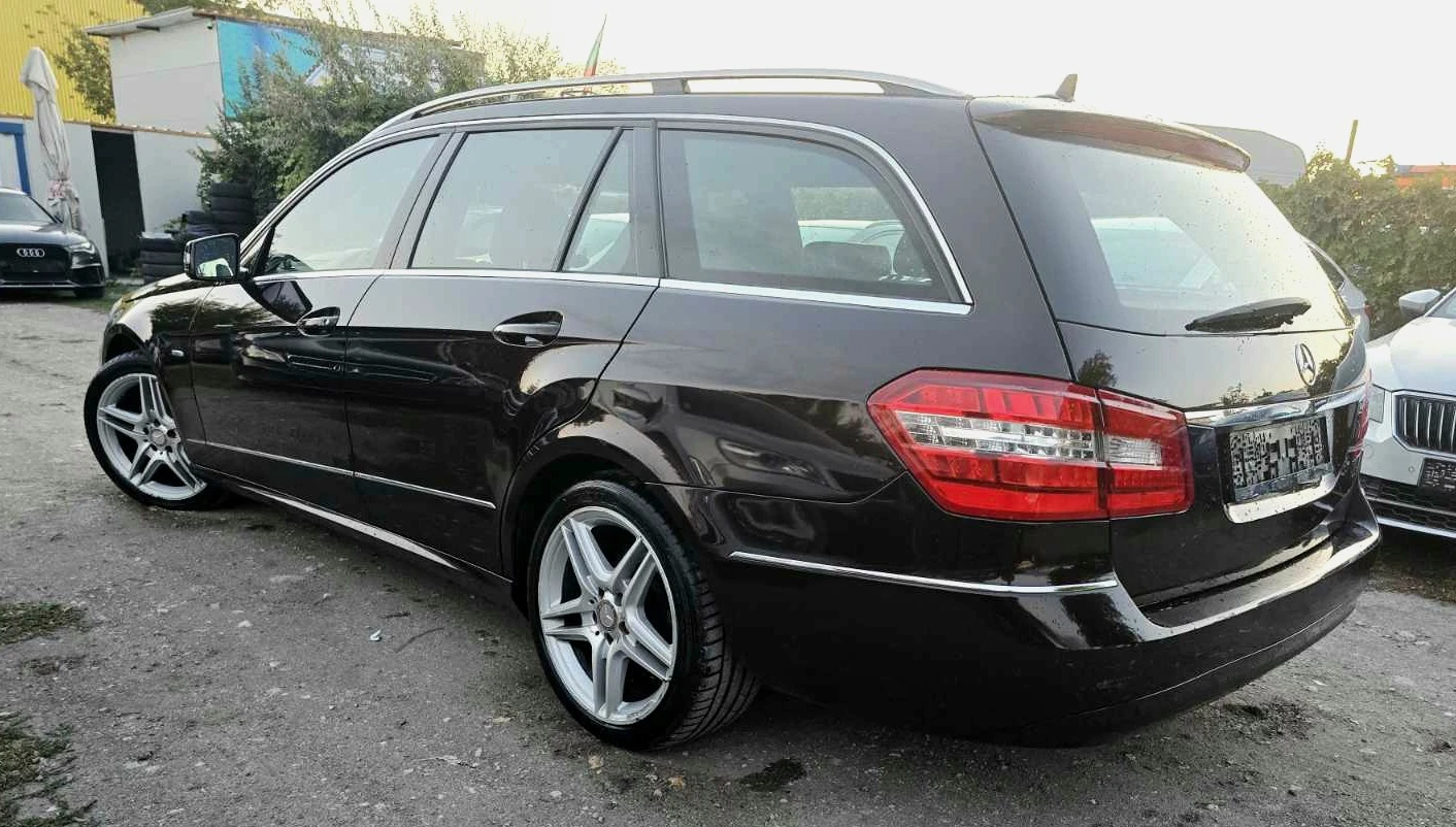 Mercedes-Benz E 250 УНИКАТ/AVANTGARDE/LED, снимка 4 - Автомобили и джипове - 55261051