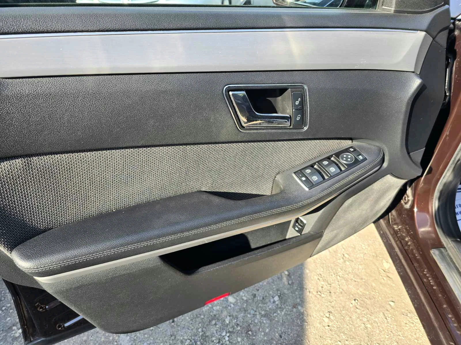 Mercedes-Benz E 250 УНИКАТ/AVANTGARDE/LED, снимка 7 - Автомобили и джипове - 55261051