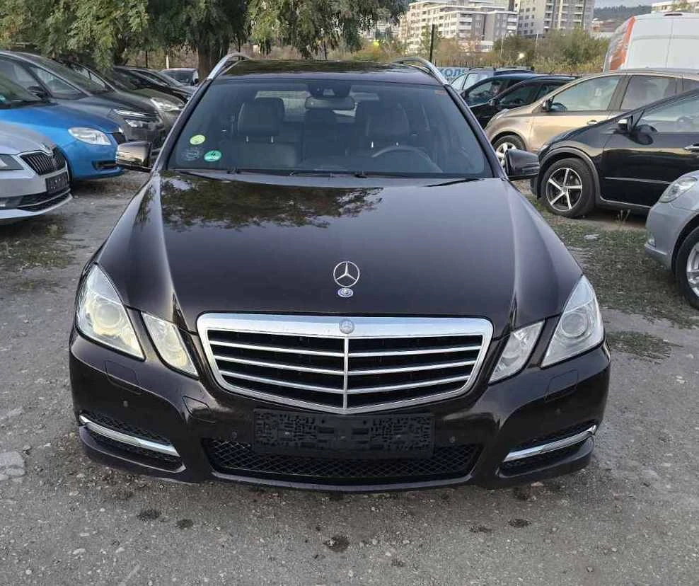 Mercedes-Benz E 250 УНИКАТ/AVANTGARDE/LED, снимка 2 - Автомобили и джипове - 55261051