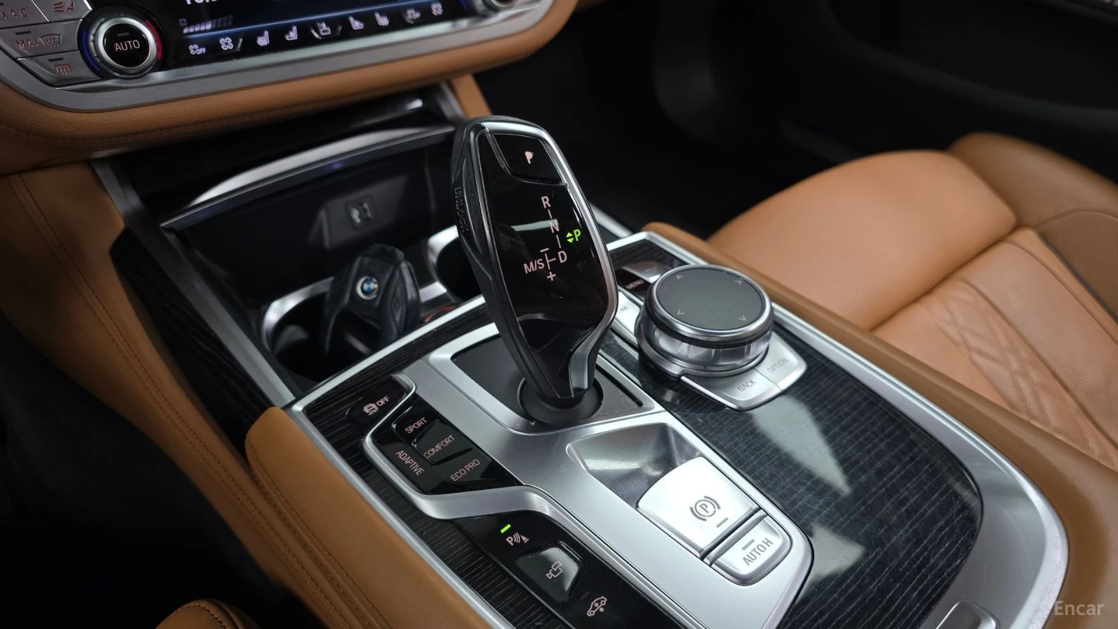 BMW 740 Li Xdrive* MSPORT* HEAD UP* 360* ОБДУХВ* ТВ* МАСАЖ, снимка 8 - Автомобили и джипове - 55468449