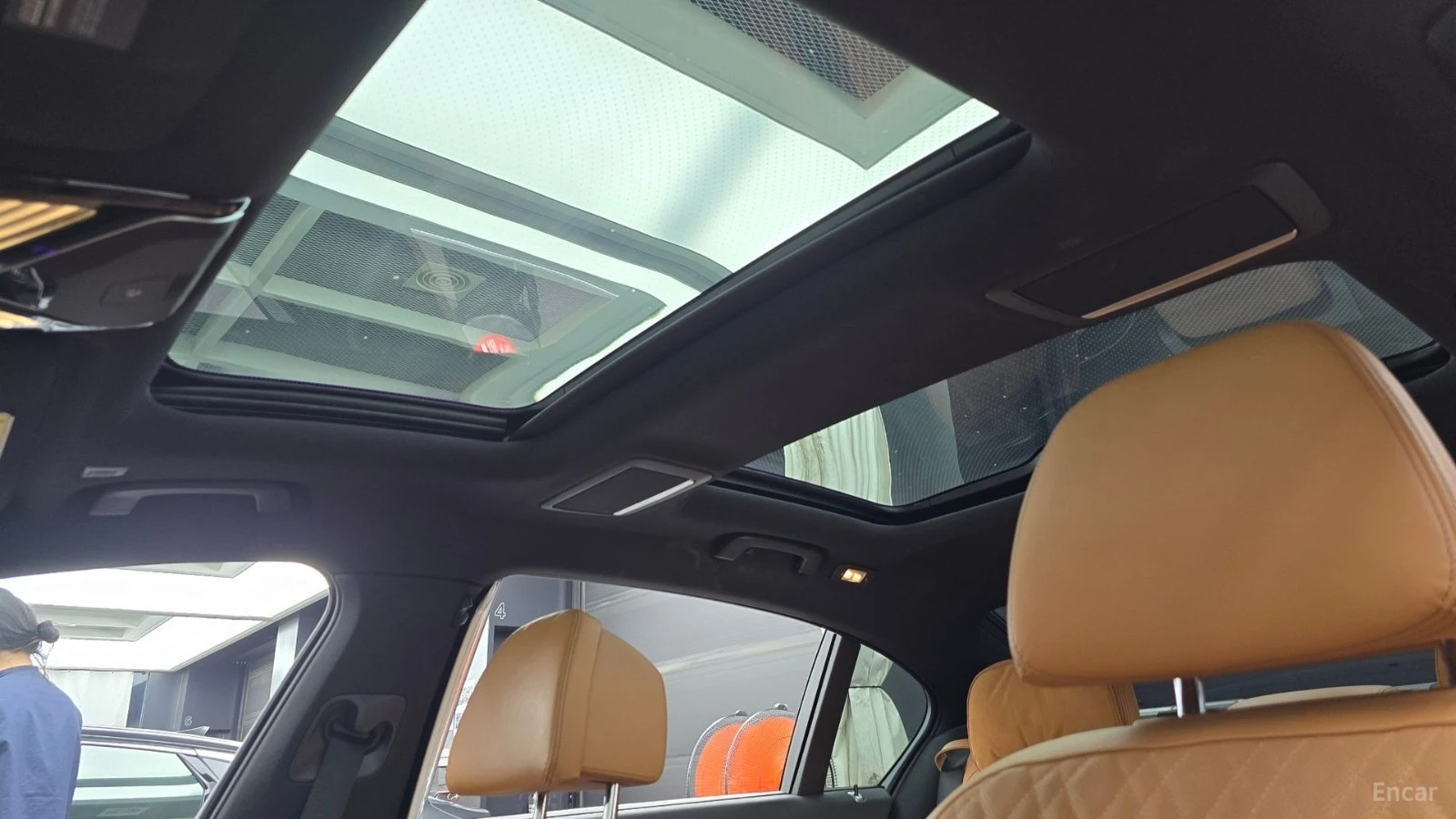 BMW 740 Li Xdrive* MSPORT* HEAD UP* 360* ОБДУХВ* ТВ* МАСАЖ, снимка 15 - Автомобили и джипове - 55468449