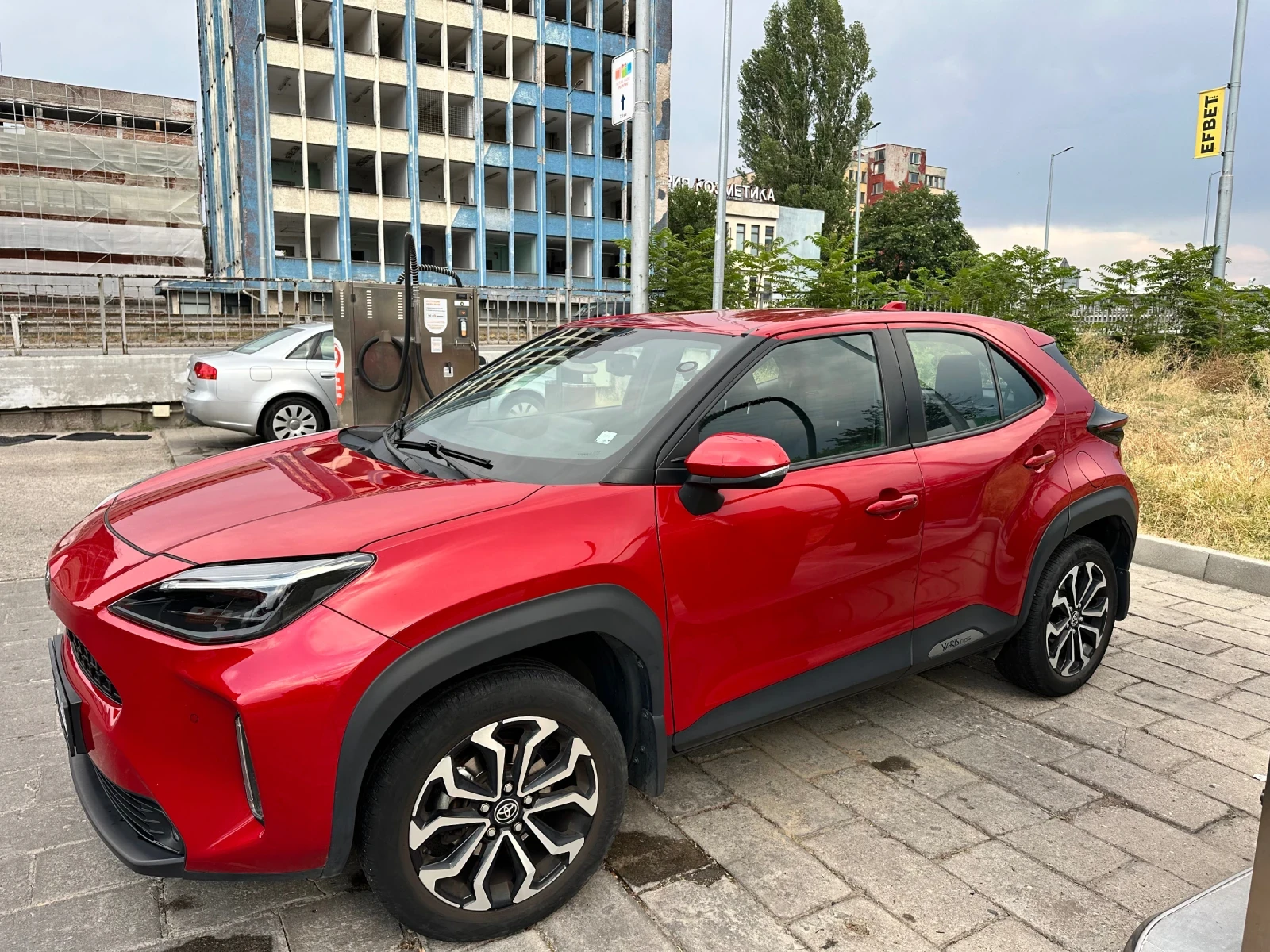 Toyota Yaris Cross 1.5 бензин  125 к.с. e-CVT