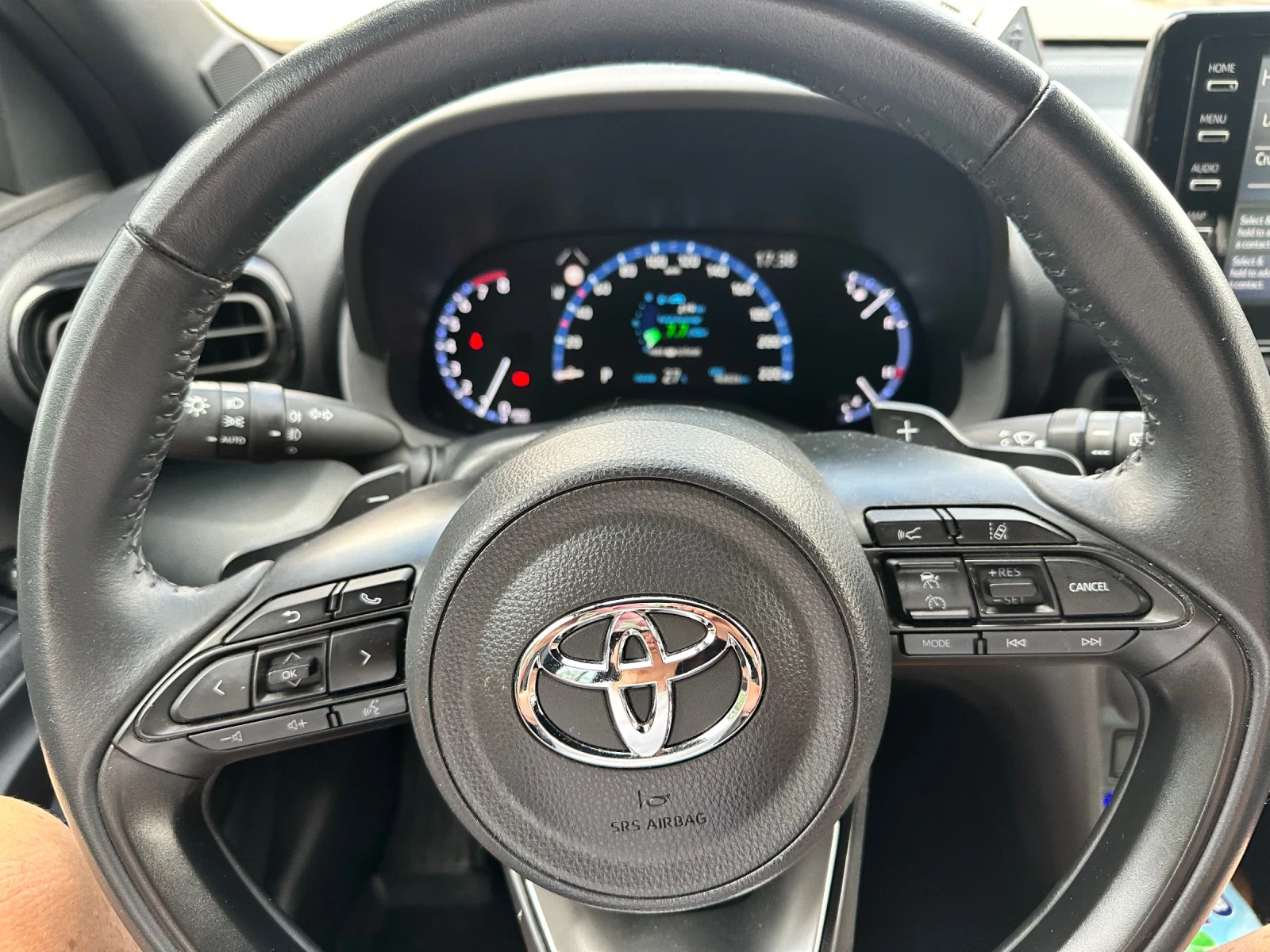 Toyota Yaris Cross 1.5 бензин  125 к.с. e-CVT, снимка 6 - Автомобили и джипове - 55791232
