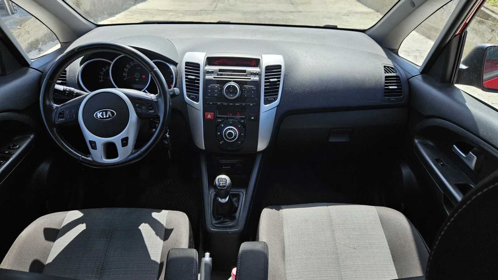 Kia Venga 1.4//климатроник, снимка 8 - Автомобили и джипове - 55854842