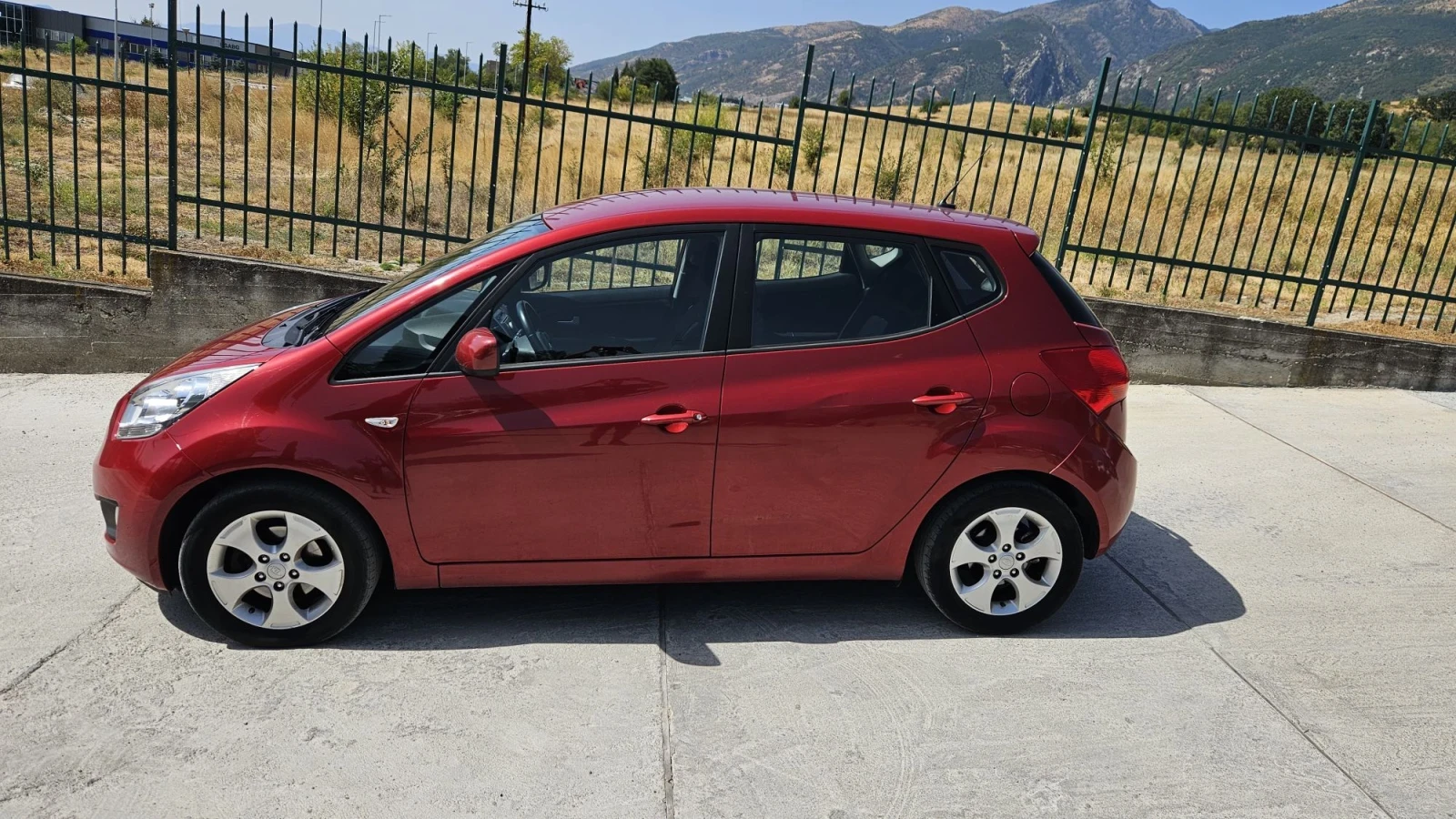 Kia Venga 1.4//климатроник, снимка 4 - Автомобили и джипове - 55854842