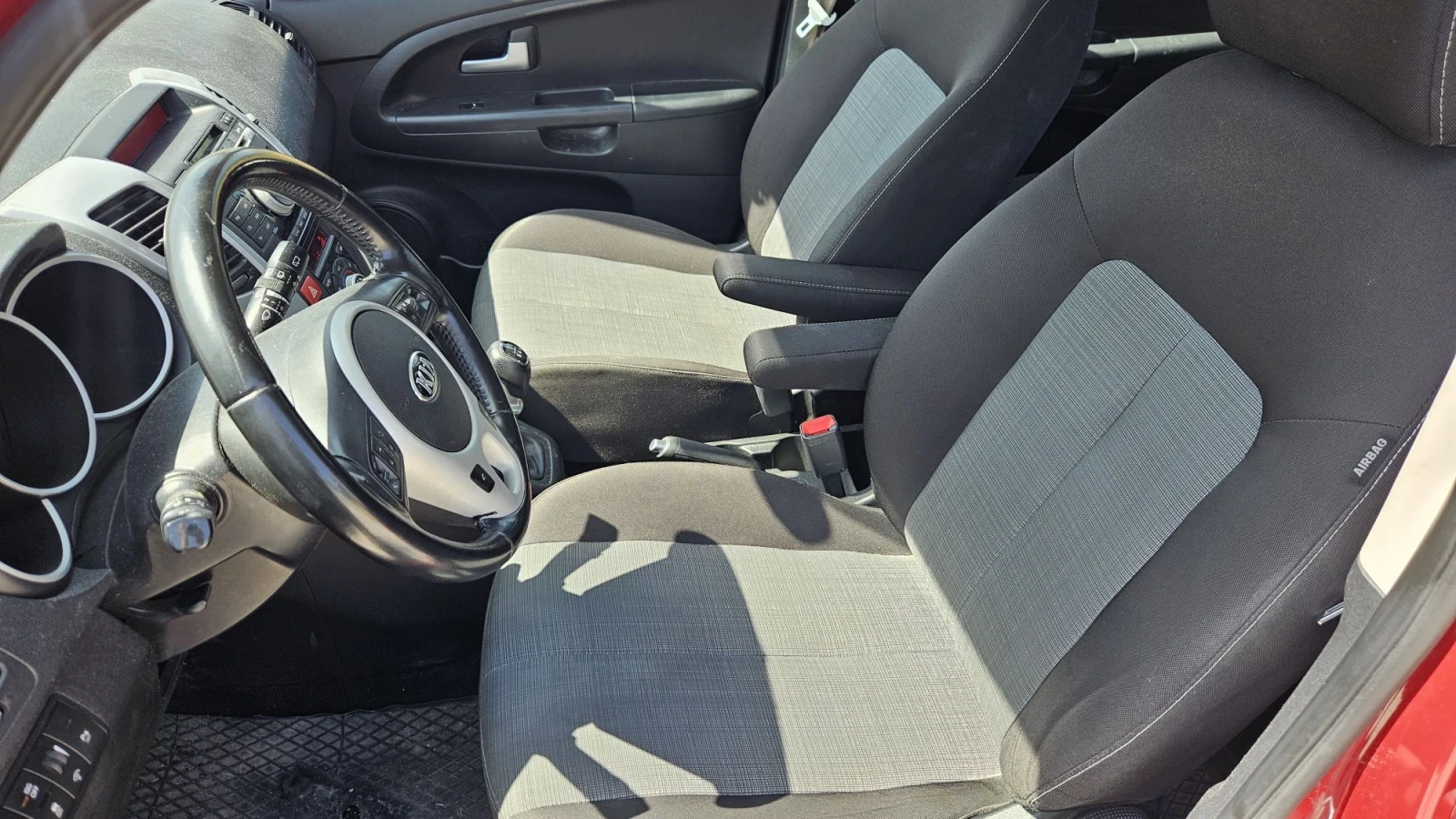 Kia Venga 1.4//климатроник, снимка 9 - Автомобили и джипове - 55854842