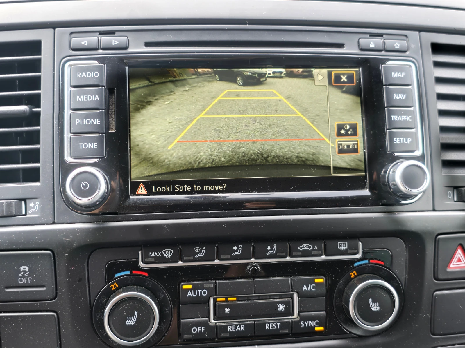 VW Multivan 2.0TDi/Aвт./4-motion/Лизинг, снимка 8 - Автомобили и джипове - 56208257