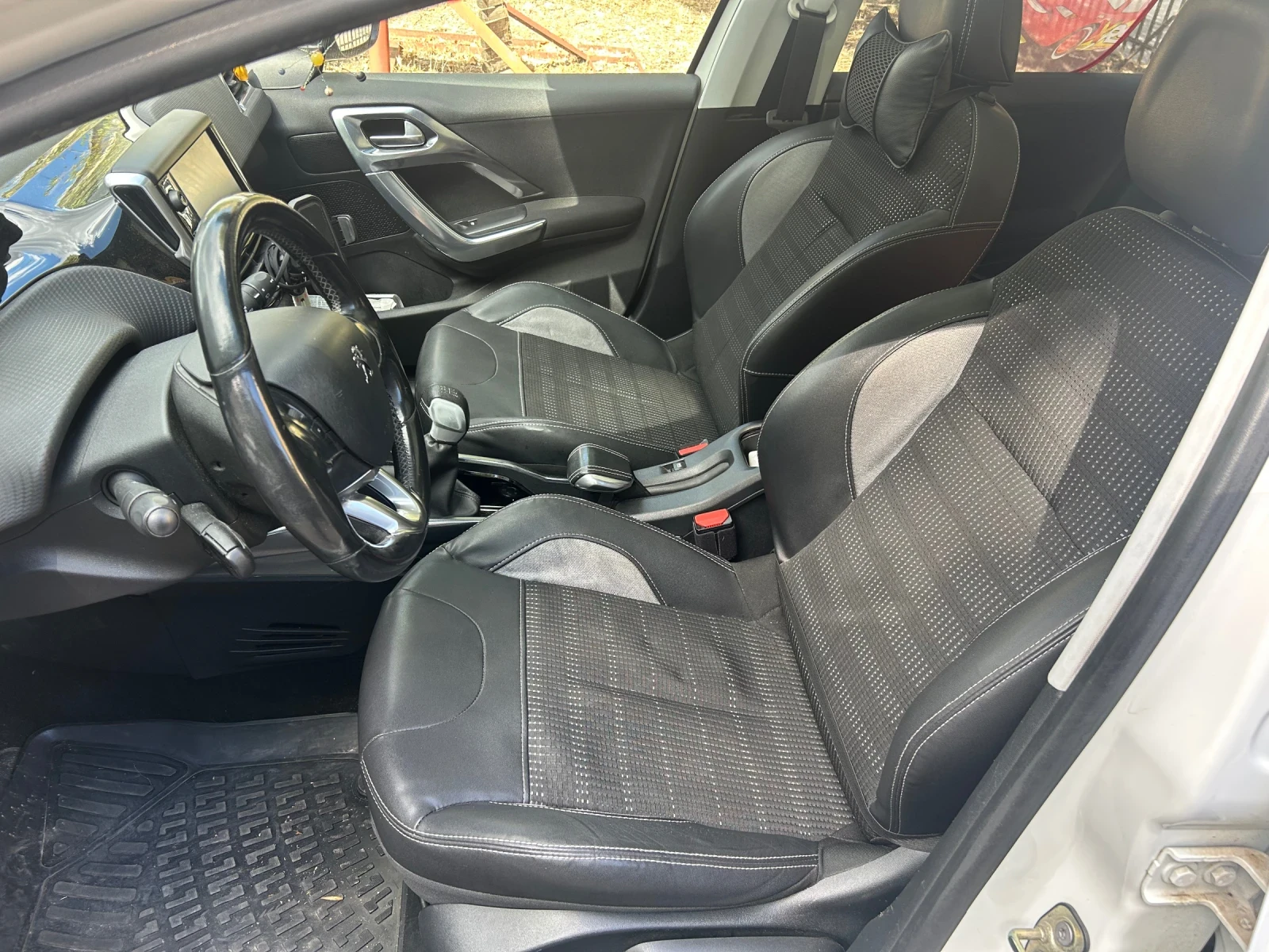 Peugeot 2008 Allure, снимка 7 - Автомобили и джипове - 56269336
